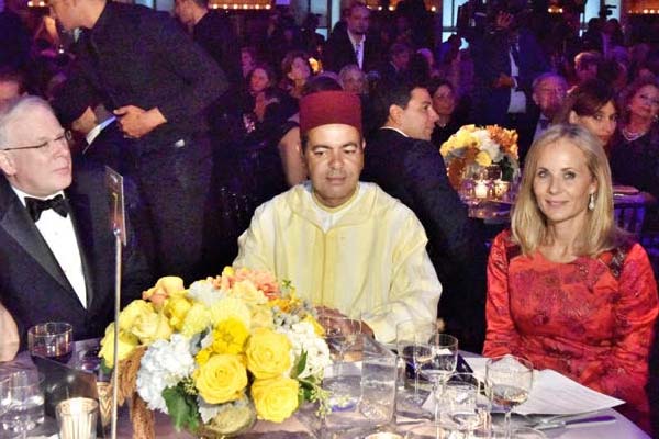 العاهل المغربي يحصل على جائزة «التحالف العالمي من أجل الأمل»