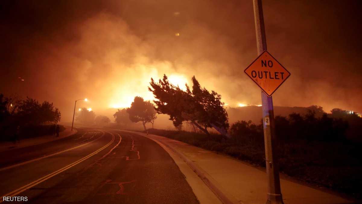 حرائق تجتاح كاليفورنيا تجبر 1500 شخص على الفرار