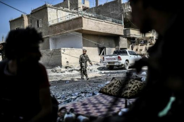 منظمة حقوقية تتهم التحالف الدولي بقتل 84 مدنياً قرب مدينة الرقة السورية