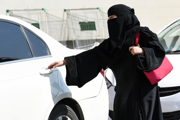 المرأة السعودية لن تحتاج لإذن ولي أمرها لاستخراج رخصة قيادة