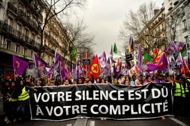 تظاهرة للأكراد بباريس للمطالبة بكشف قتلة ثلاث ناشطات عام 2013