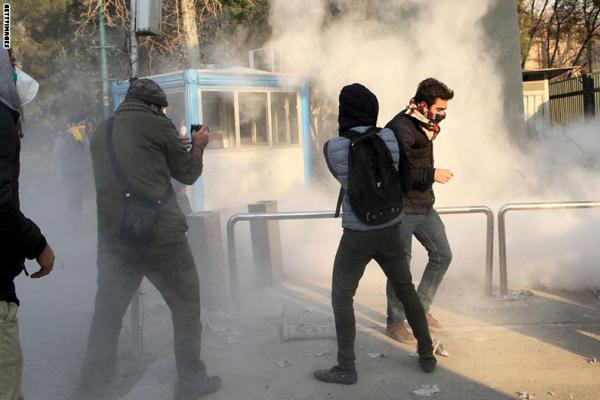 ارتفاع عدد قتلى الاحتجاجات الإيرانية إلى 45 متظاهرًا