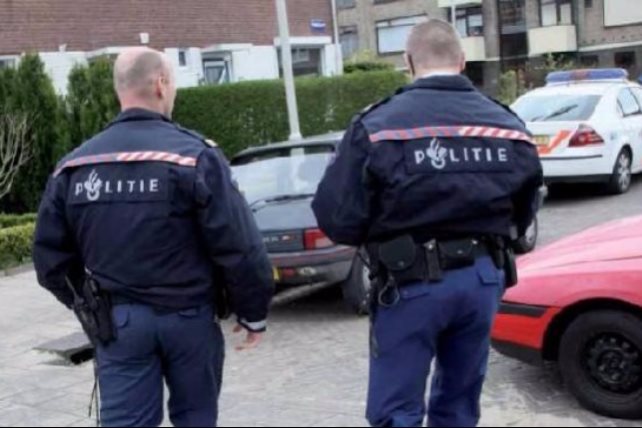 الشرطة الهولندية تعتقل 8 متظاهرين هاجموا السفارة الإيرانية