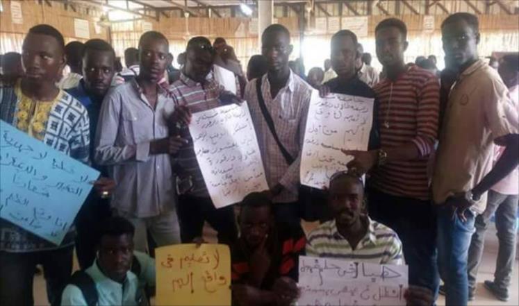 الطلاب يشتبكون مع الشرطة السودانية لليوم الثالث