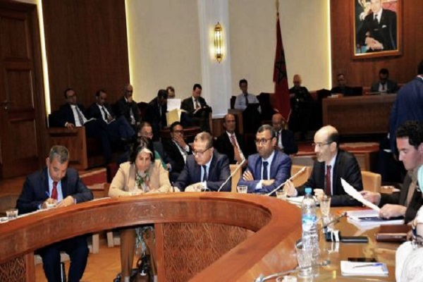 شنآن بين الشعبي وبوانو في اجتماع لجنة المالية بالبرلمان المغربي