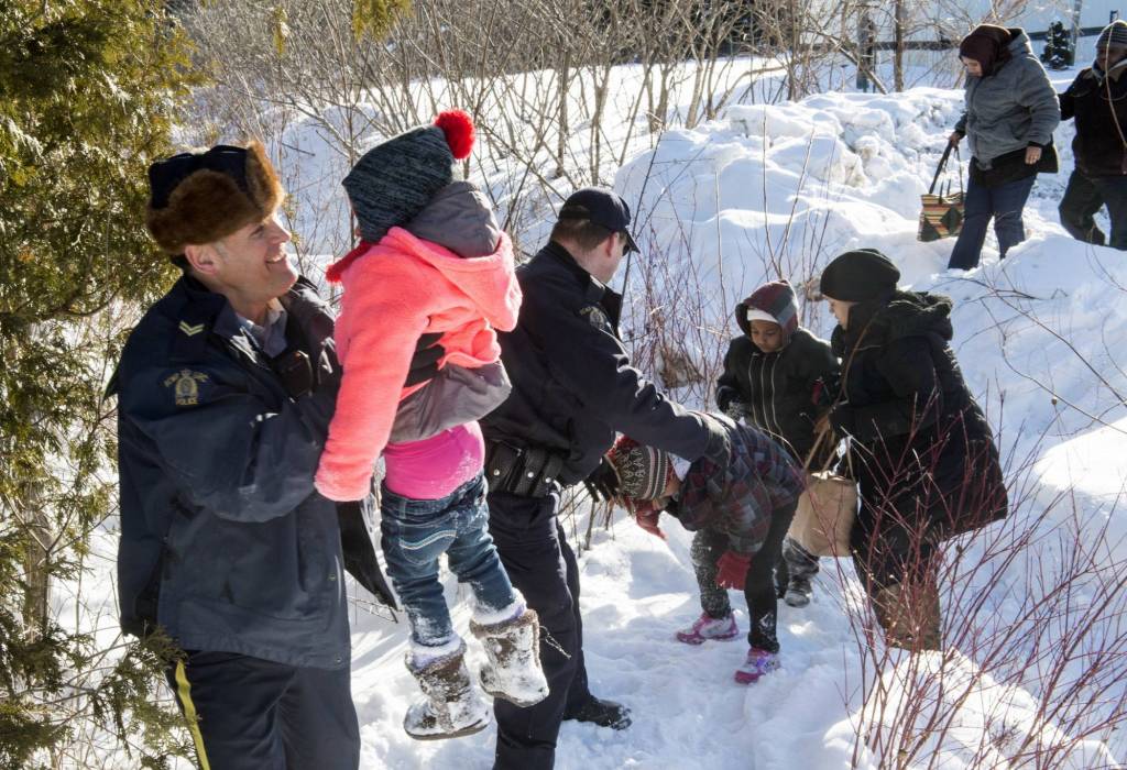 انخفاض اللاجئين من أميركا إلى كندا خلال الخريف والشتاء