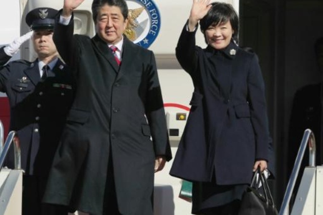 رئيس الوزراء الياباني يبدأ جولة في اوروبا الوسطى
