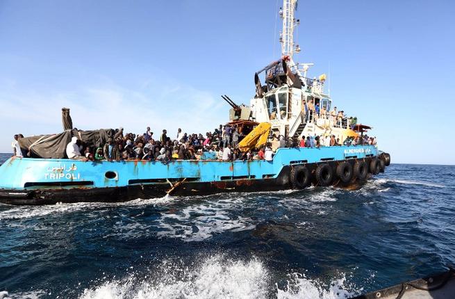 فقدان حوالى مئة مهاجر غير شرعي اثر غرق زورقهم قبالة السواحل الليبية
