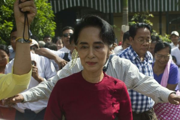 اونغ سان سو تشي ترحب باعتراف الجيش البورمي باعمال قتل بحق الروهينغا