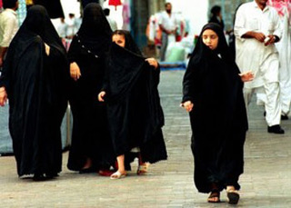 مجلس الشورى السعودي يناقش قضية زواج القاصرات