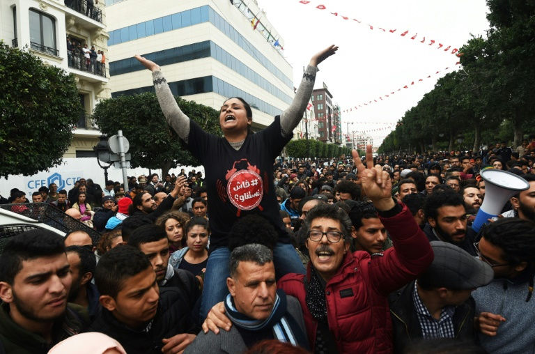 صدامات جديدة في تونس الثلاثاء بعد وفاة رجل خلال احتجاجات