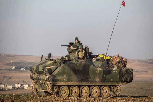 الأكراد يحمّلون روسيا مسؤولية قصف عفرين