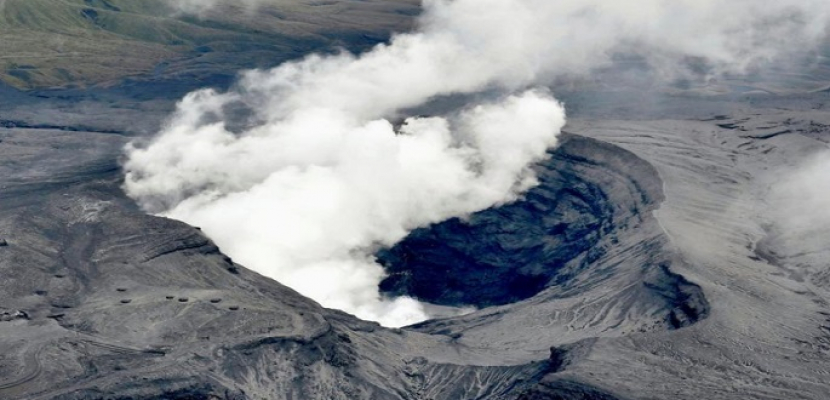 رفع مستوى الإنذار من بركان ياباني