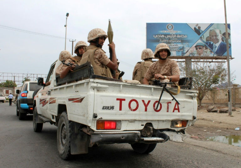 معارك عنيفة في عدن توقع 36 قتيلًا في يومين