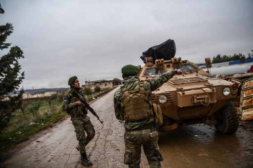 تركيا تحض واشنطن على سحب قواتها من منبج في شمال سوريا