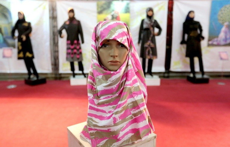 النائب العام الايراني يصف خلع نساء للحجاب بالتصرف الصبياني