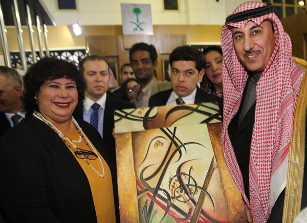 إقبال كبير على الجناح السعودي بمعرض القاهرة الدولي للكتاب