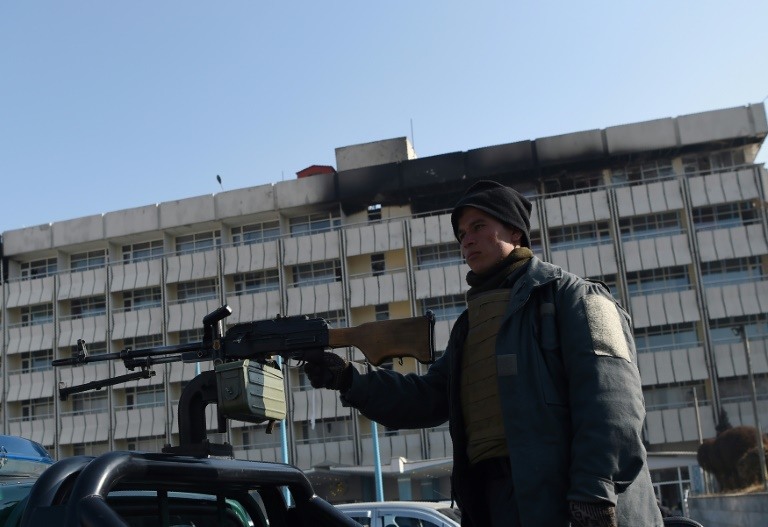 الهجوم على الفندق في كابول السبت أوقع 25 قتيلا