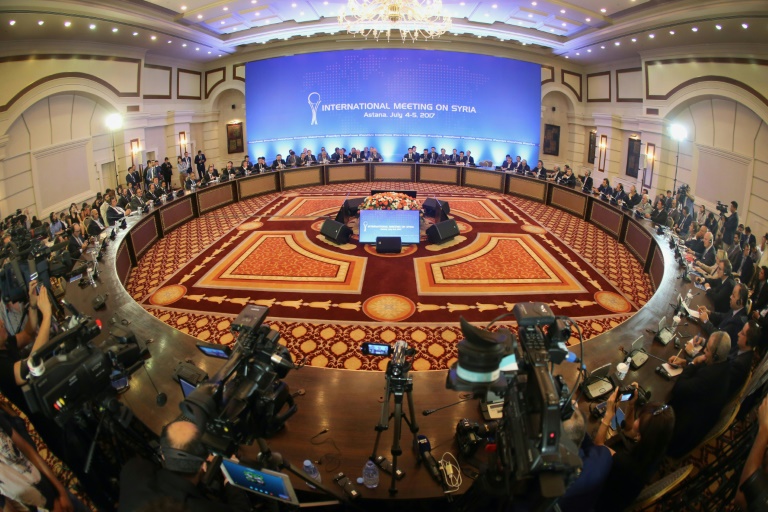 تساؤلات حول استراتيجية موسكو للسلام في سوريا بعد محادثات سوتشي