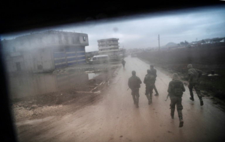 القوات التركية تستعد لمواجهة طويلة الأمد على الجبهة السورية