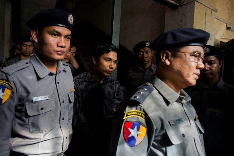 القضاء البورمي يرفض الإفراج بكفالة عن مراسلي رويترز