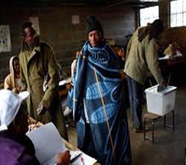 المعارضة في غينيا تندد بعمليات تزوير في الانتخابات