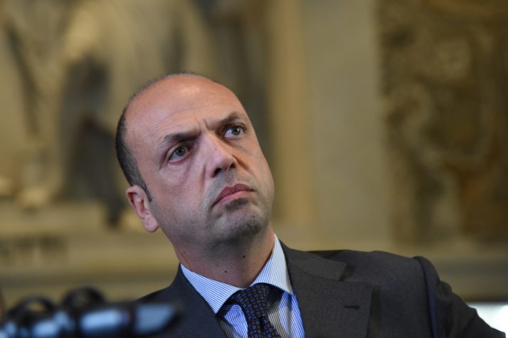 وزير إيطالي يدعو الى اجراءات في شأن الهجرة للحد من الشعبوية قبل الانتخابات