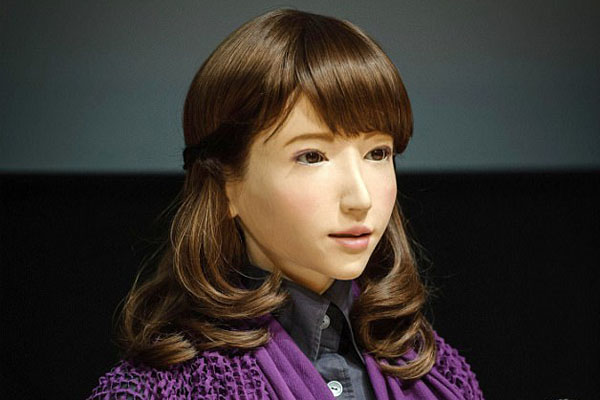روبوت تقدم نشرة الأخبار في قناة تلفزيون يابانية