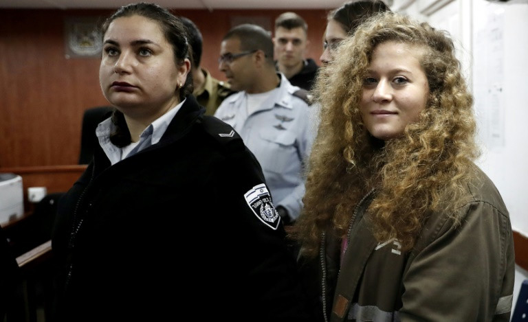 بدء محاكمة الفلسطينية عهد التميمي أمام محكمة إسرائيلية