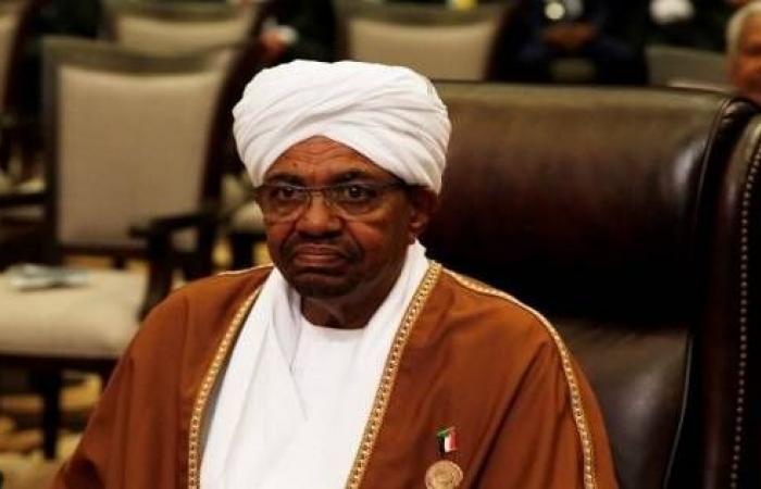 الرئيس السوداني يعيّن مديرًا جديدًا لجهاز الأمن والمخابرات