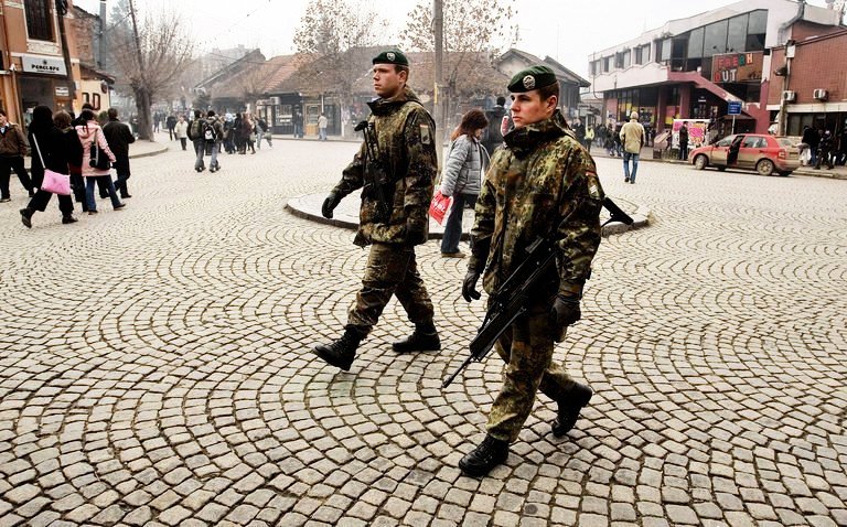 مدعي عام محكمة جرائم الحرب في كوسوفو يتنحى عن منصبه