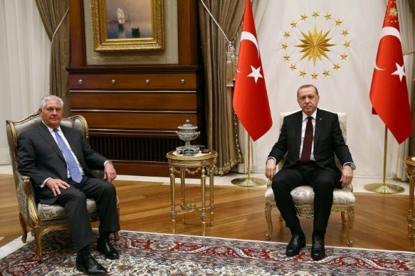 تيلرسون: الولايات المتحدة وتركيا ستعملان معًا في سوريا