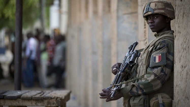 الجيش الفرنسي يقتل عشرات الجهاديين في مالي
