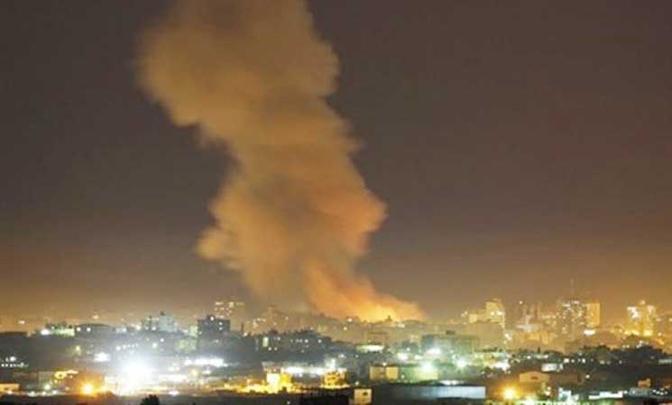غارات إسرائيلية ردًا على إطلاق صاروخ من غزة