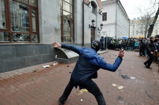 موسكو تستدعي القائم باعمال اوكرانيا احتجاجا على اعمال عنف في كييف