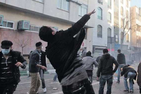 احتجاجات في طهران وسقوط قتلى واعتقالات