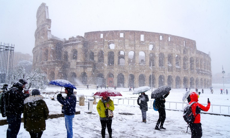 ثلج في روما والطقس السيبيري يجتاح أوروبا
