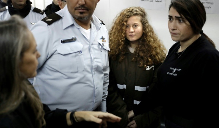 الجيش الإسرائيلي يطلق سراح أحد أقارب الفتاة عهد التميمي