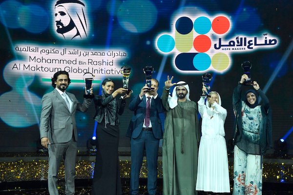محمد بن راشد يبحث عن «صناع الأمل» العرب لعام 2018