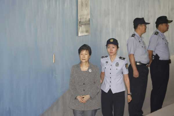 الإدعاء يطلب 30 سنة سجنا للرئيسة الكورية الجنوبية المعزولة