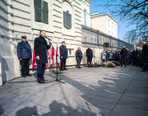 الرئيس البولندي يطلب الصفح من اليهود الذين طردوا في 1968