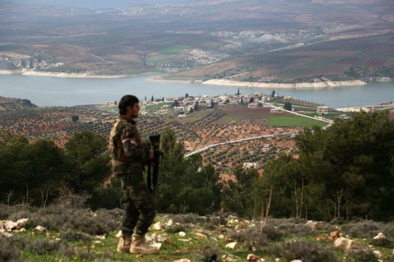 أنقرة تطلب من واشنطن منع نقل مقاتلين أكراد إلى عفرين