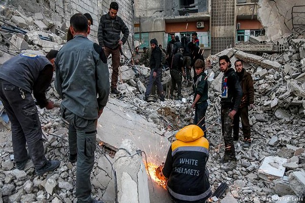 مقتل 45 مدنياً جراء غارات على الغوطة الشرقية المحاصرة
