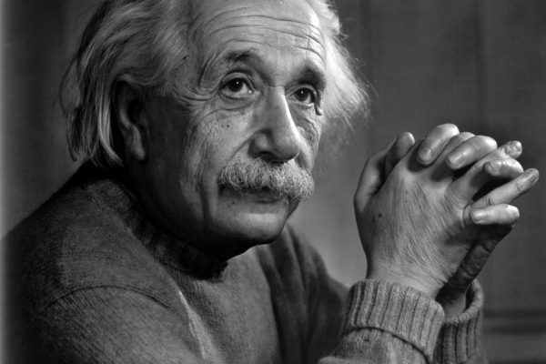 رسائل آينشتاين تكشف عن هواجسه بشأن الشيخوخة والشهرة