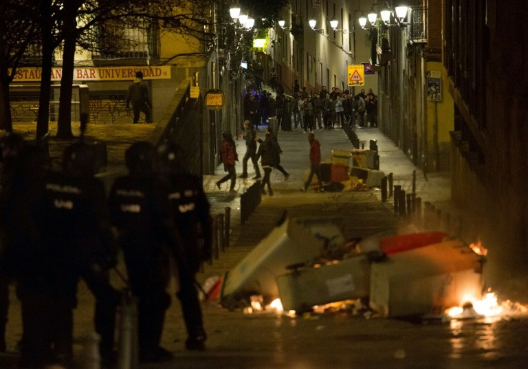 إصابة 10 شرطيين بجروح خلال صدامات في مدريد