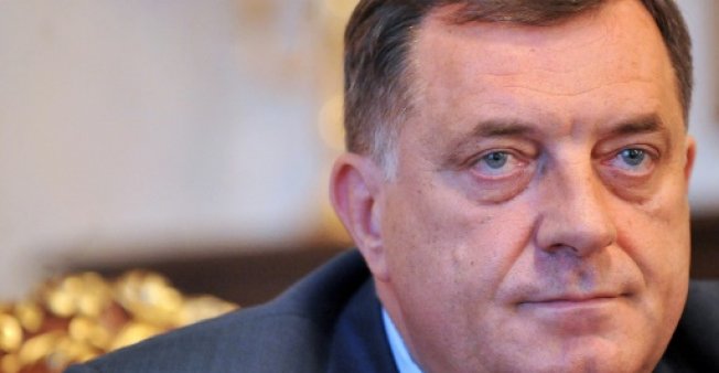 منح وسام سربرنيتشا لزعيم صرب البوسنة يغضب عائلات ضحايا مذبحة المدينة