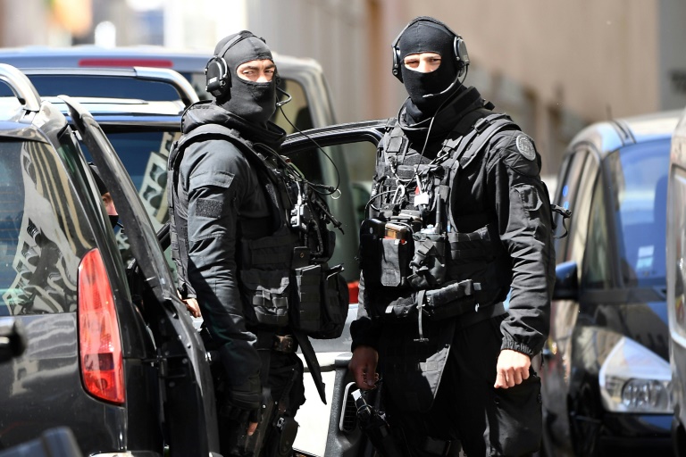 توقيف خمسة اشخاص في فرنسا للاشتباه بتقديمهم الدعم المادي للجهاديين