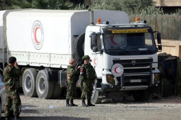 تجدد القصف على الغوطة الشرقية يعرض قافلة انسانية «للخطر»