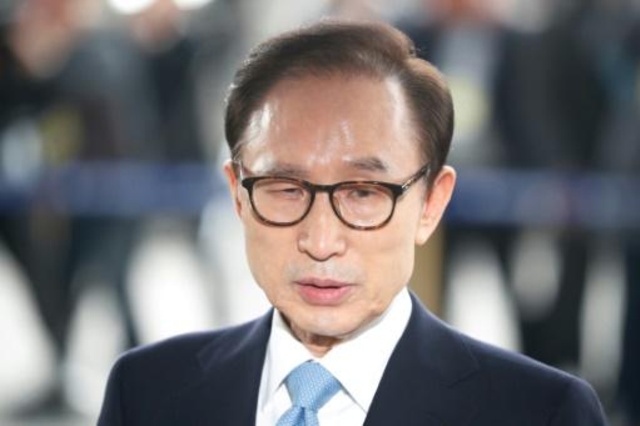 النيابة الكورية الجنوبية تستمع الى الرئيس الاسبق في قضية فساد