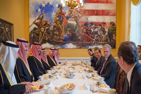 ولي العهد السعودي يواصل لقاءاته بكبار المسؤولين في واشنطن
